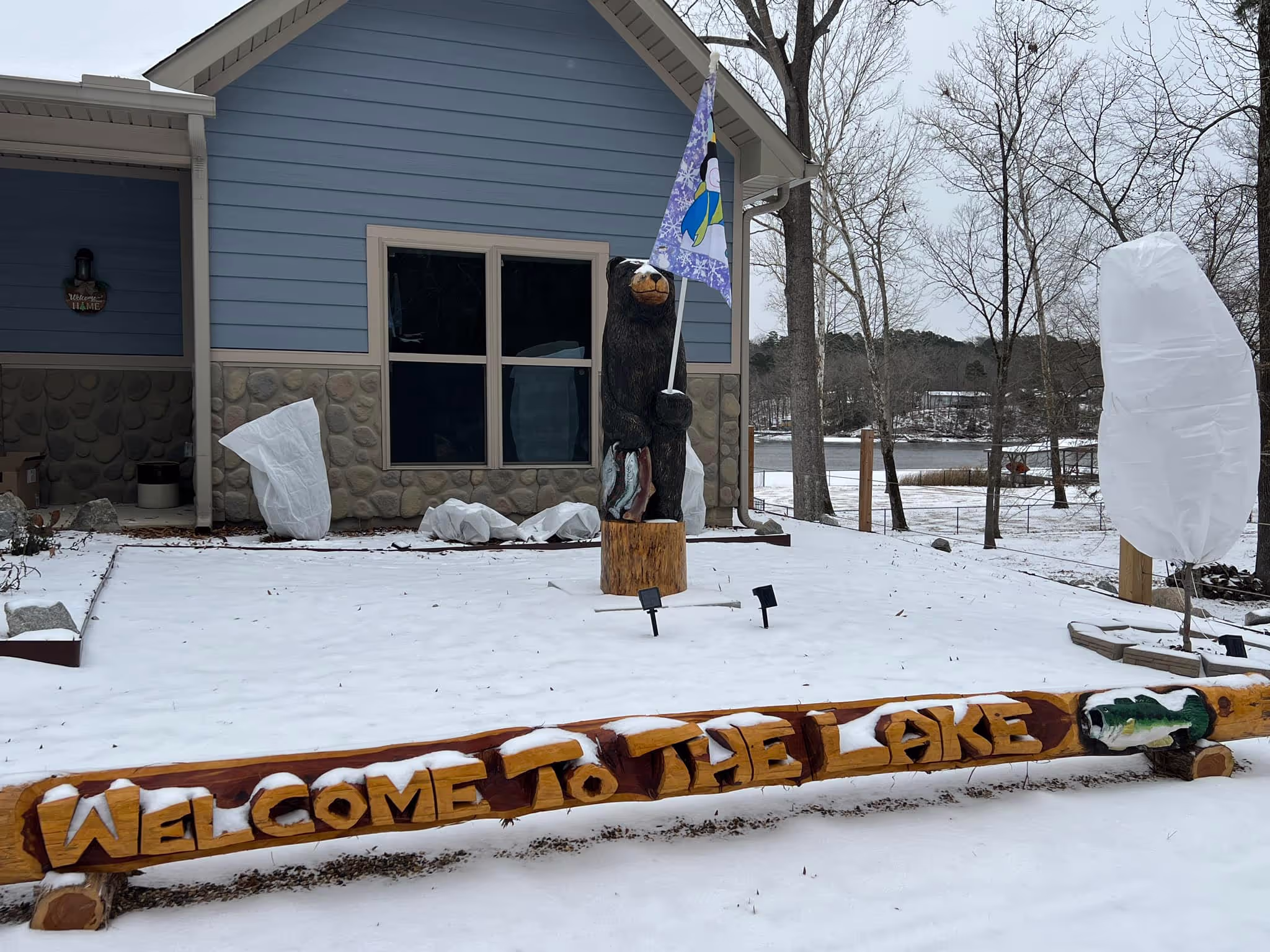 Custom 4ft name log with stand, shipping included